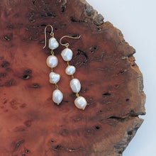 Load image into Gallery viewer, Pearl Rivulet Earrings