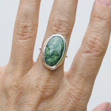 Load image into Gallery viewer, Queensland Chrysoprase Ring