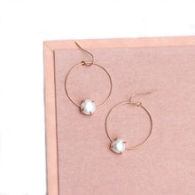 Load image into Gallery viewer, Geometric Circle Earrings