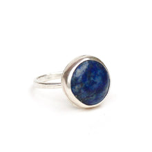 Load image into Gallery viewer, Simple Lapis Lazuli Bezel Ring