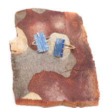 Load image into Gallery viewer, Kyanite Stick Ring